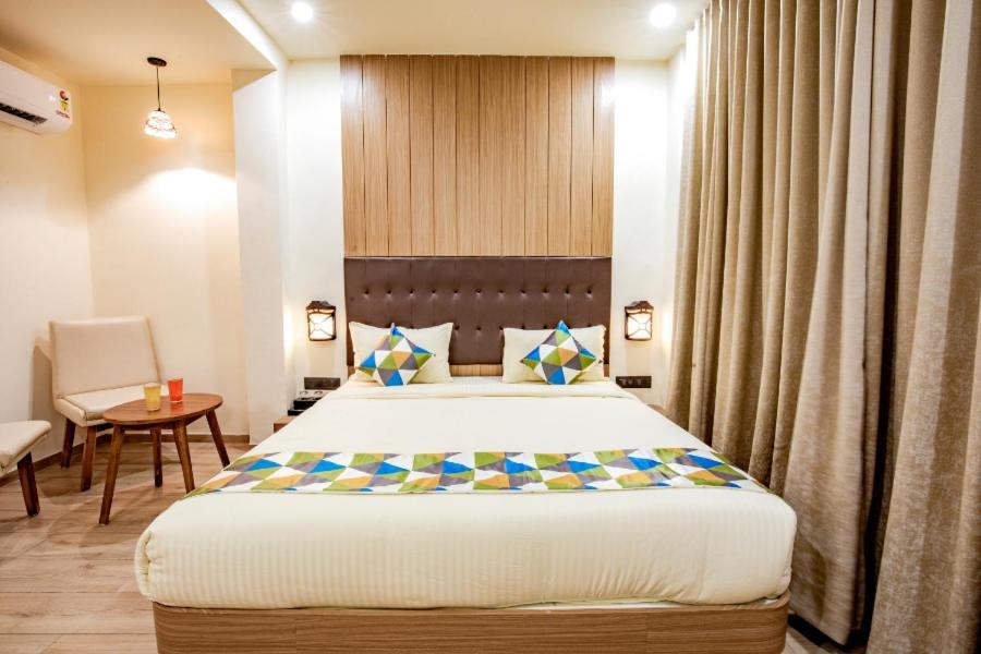 Hotel Nexus Rajkot Exteriör bild