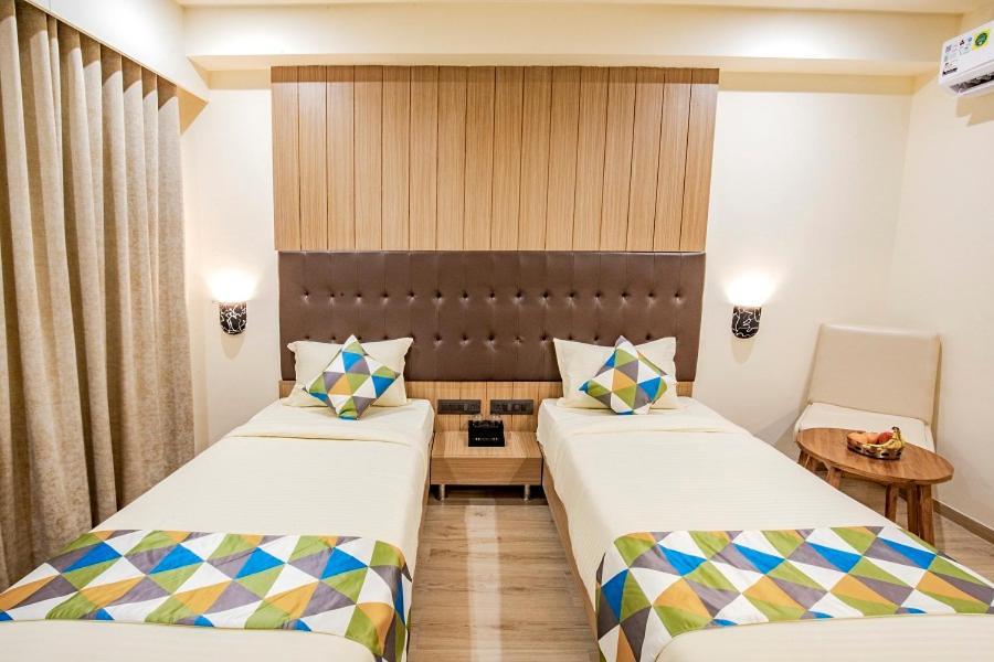 Hotel Nexus Rajkot Exteriör bild