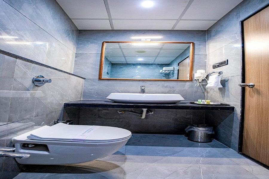 Hotel Nexus Rajkot Exteriör bild