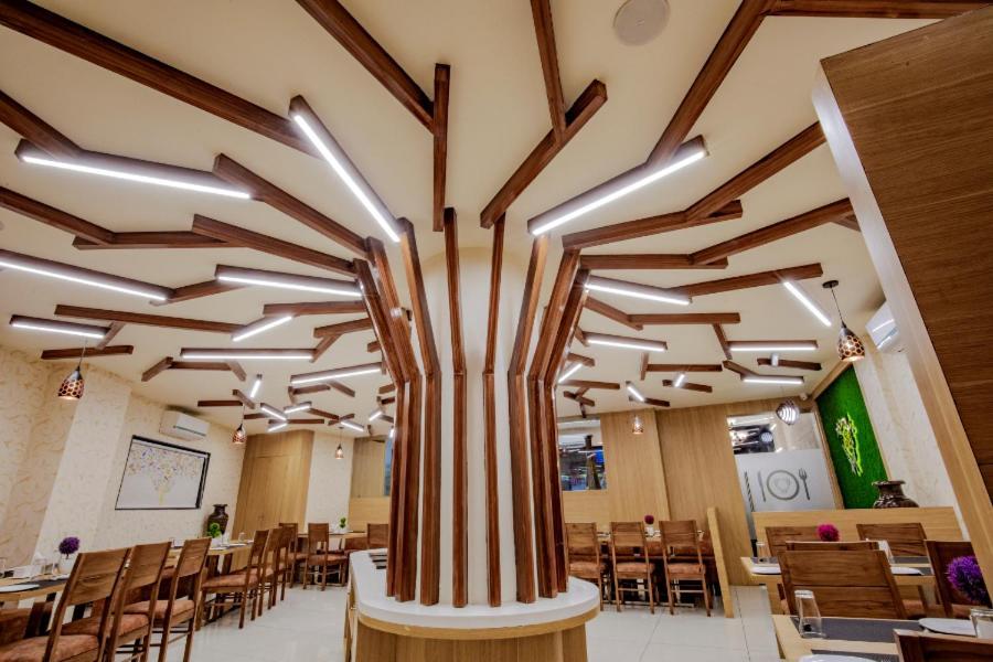 Hotel Nexus Rajkot Exteriör bild