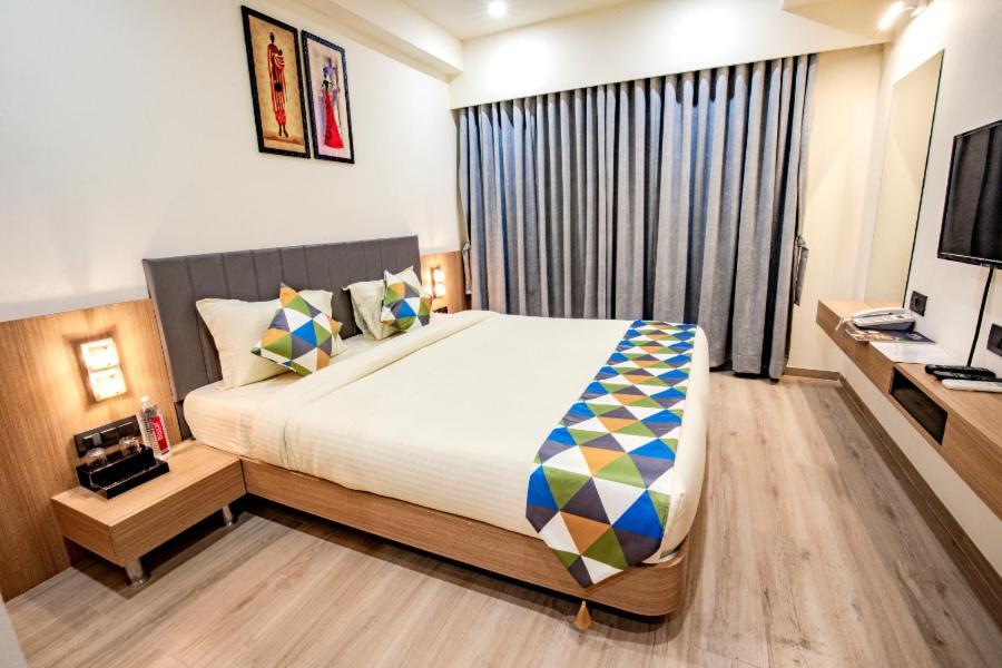 Hotel Nexus Rajkot Exteriör bild
